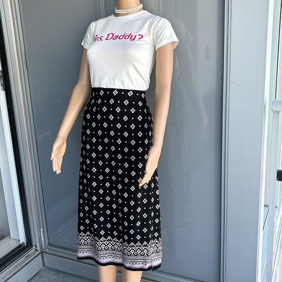 Divided Midi Skirt Black and White - Picture 2 of 12